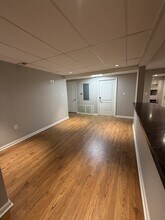 513 Bernard Ave, Unit 513 Bernard Basement Unit in Indianapolis, IN - Foto de edificio - Building Photo