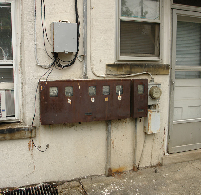 2196-2200 Waldeck Ave in Columbus, OH - Building Photo - Building Photo