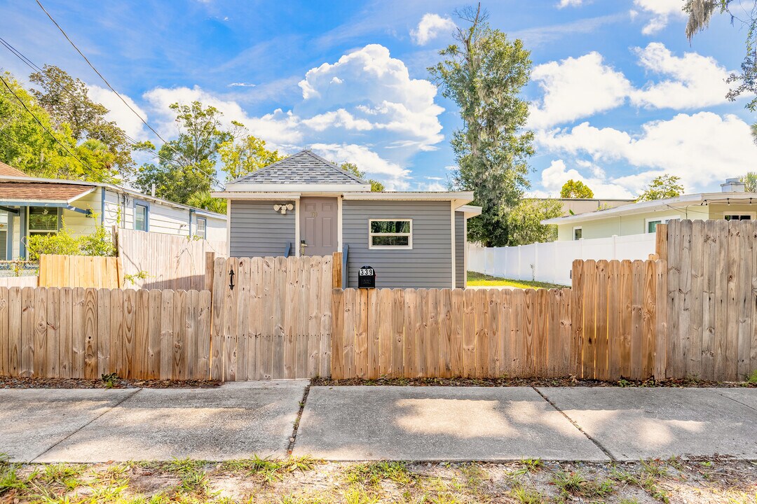 339 Maple St in Daytona Beach, FL - Building Photo