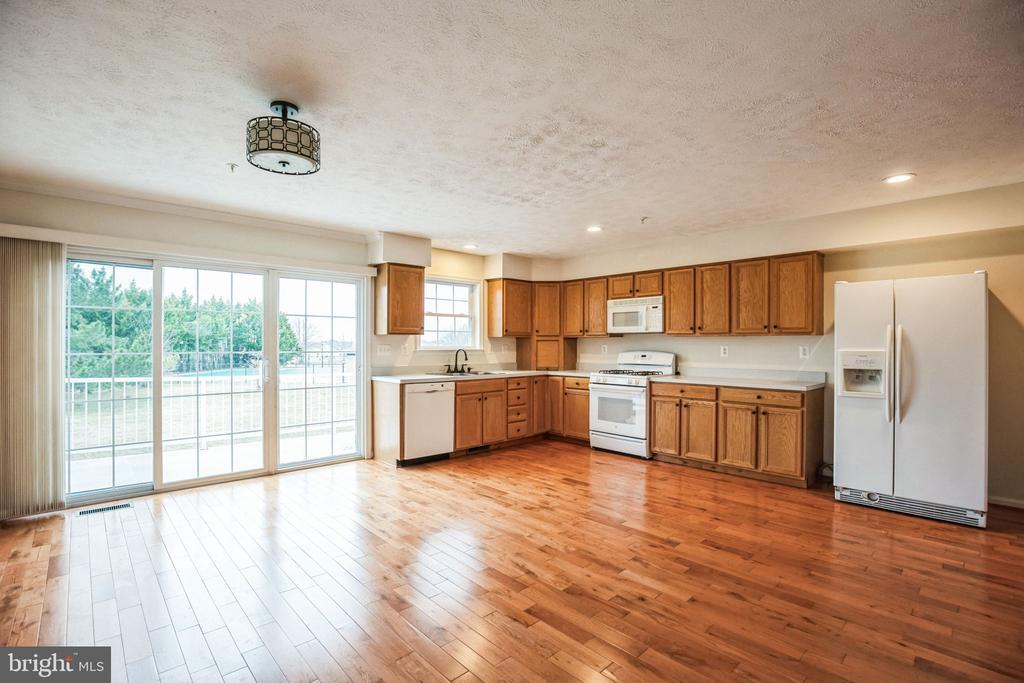 13477 Stowaway Ct in Solomons, MD - Building Photo