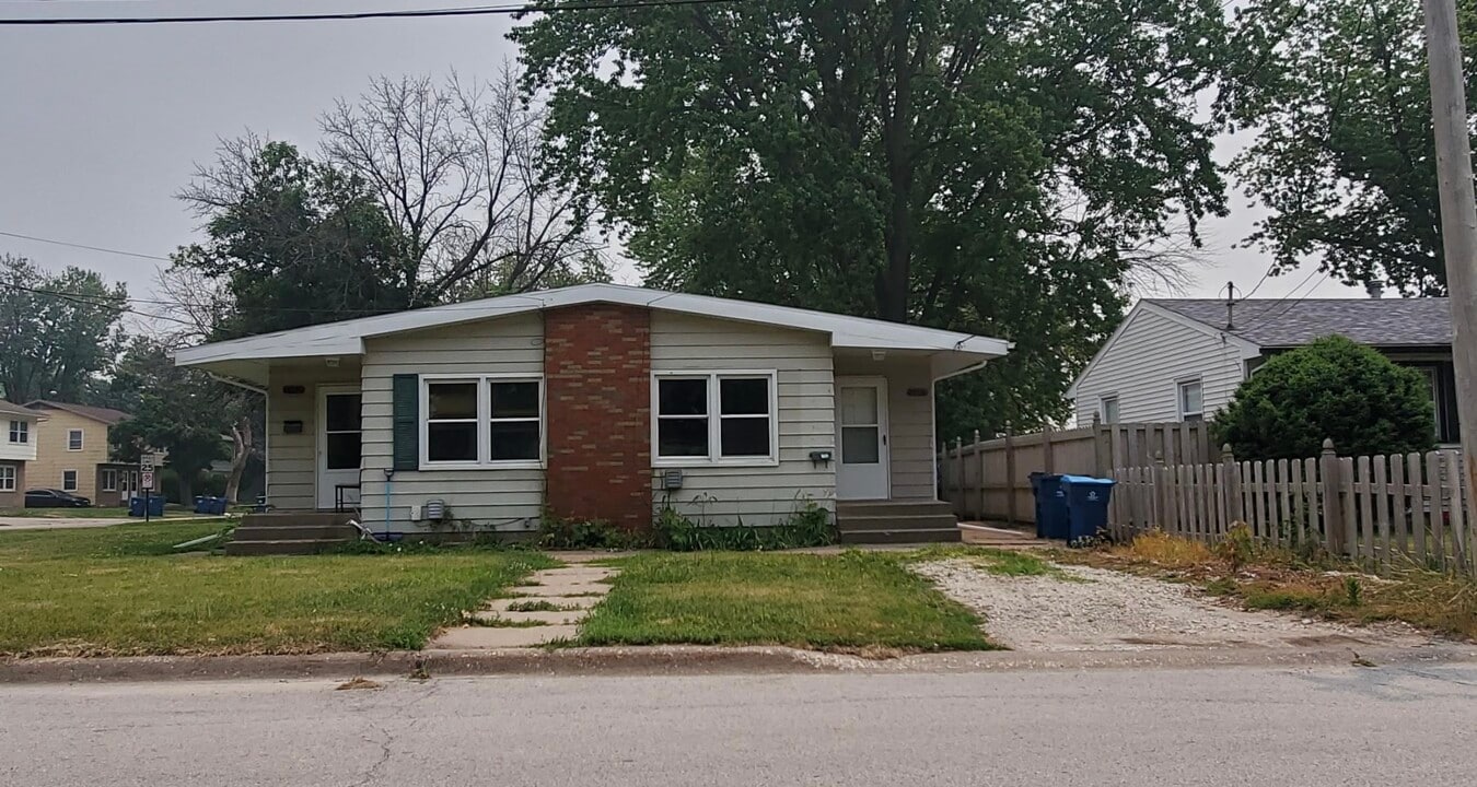 1340 5th Ave in Silvis, IL - Foto de edificio