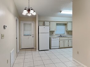 32718 Blossom Ln in Leesburg, FL - Building Photo - Building Photo