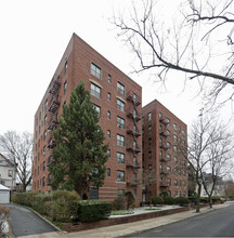 Hartley Park Manor in Mount Vernon, NY - Building Photo - Building Photo