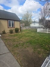 1003 Upham St in Klamath Falls, OR - Building Photo - Building Photo