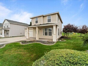6228 Comiskey Dr in Pasco, WA - Building Photo - Building Photo