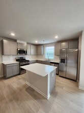 727 Peyden Ln in Spartanburg, SC - Building Photo - Building Photo