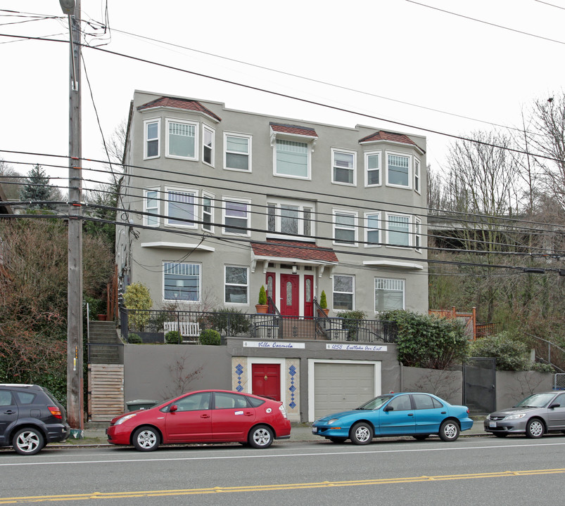 Villa Carmela in Seattle, WA - Foto de edificio