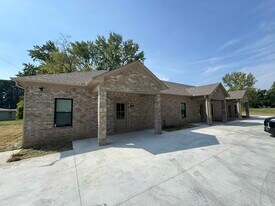 716 S Spring St in Jacksonville, AR - Building Photo