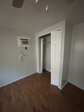 205 Cherry Tree Dr in Asheville, NC - Foto de edificio - Building Photo