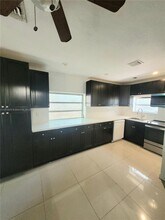 1132 Moffett St in Hallandale Beach, FL - Building Photo - Building Photo
