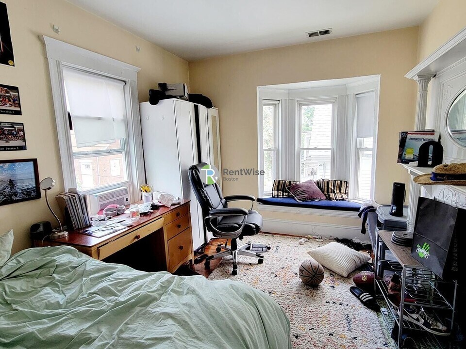 89 Winthrop St in Medford, MA - Building Photo
