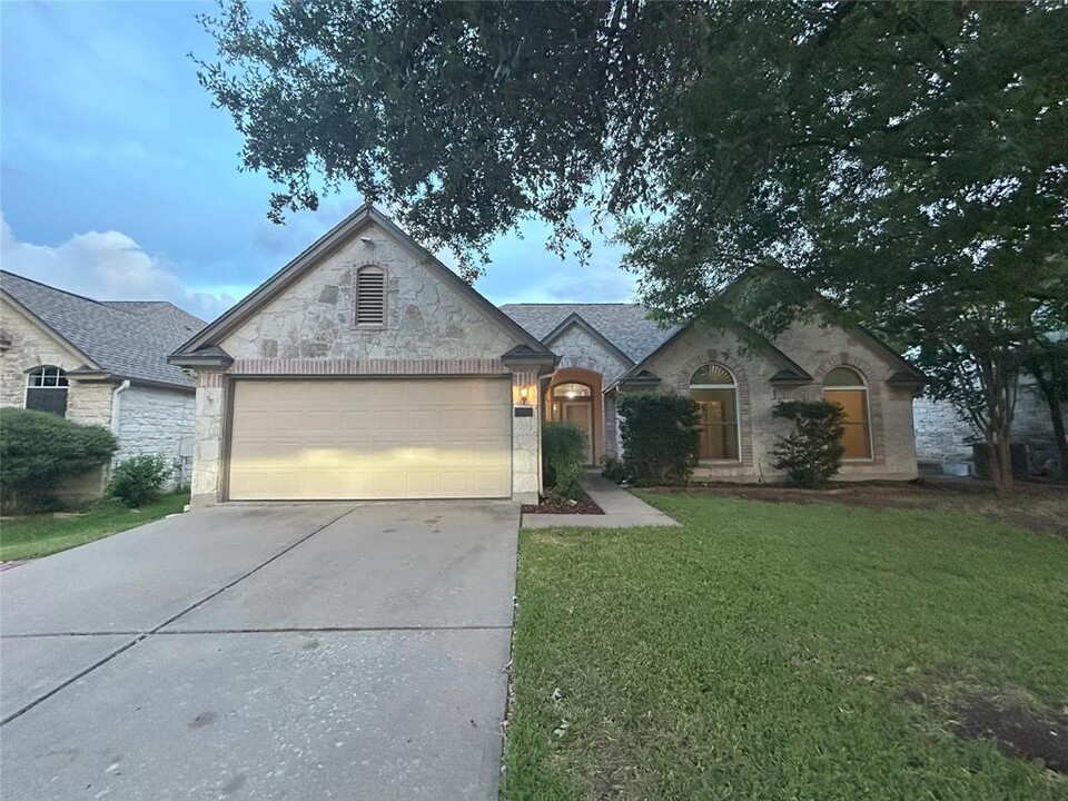 2010 Lobelia Dr in Cedar Park, TX - Building Photo