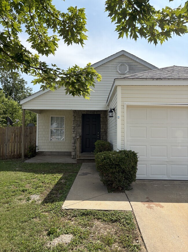 601 Cedarbrook Ct in Decatur, AR - Building Photo - Building Photo