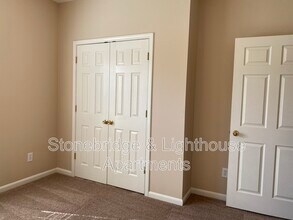 1104 Lighthouse Dr in Jeffersonville, IN - Building Photo - Building Photo