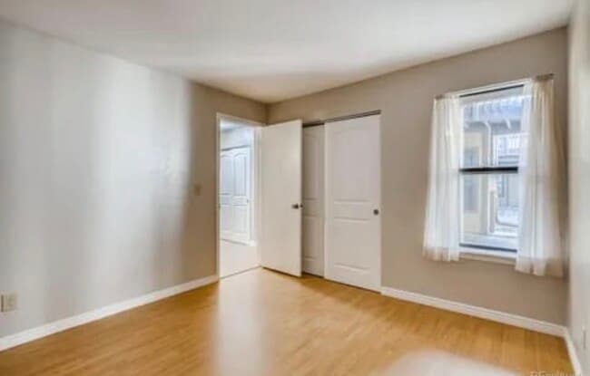 property at 225 E 8th Ave