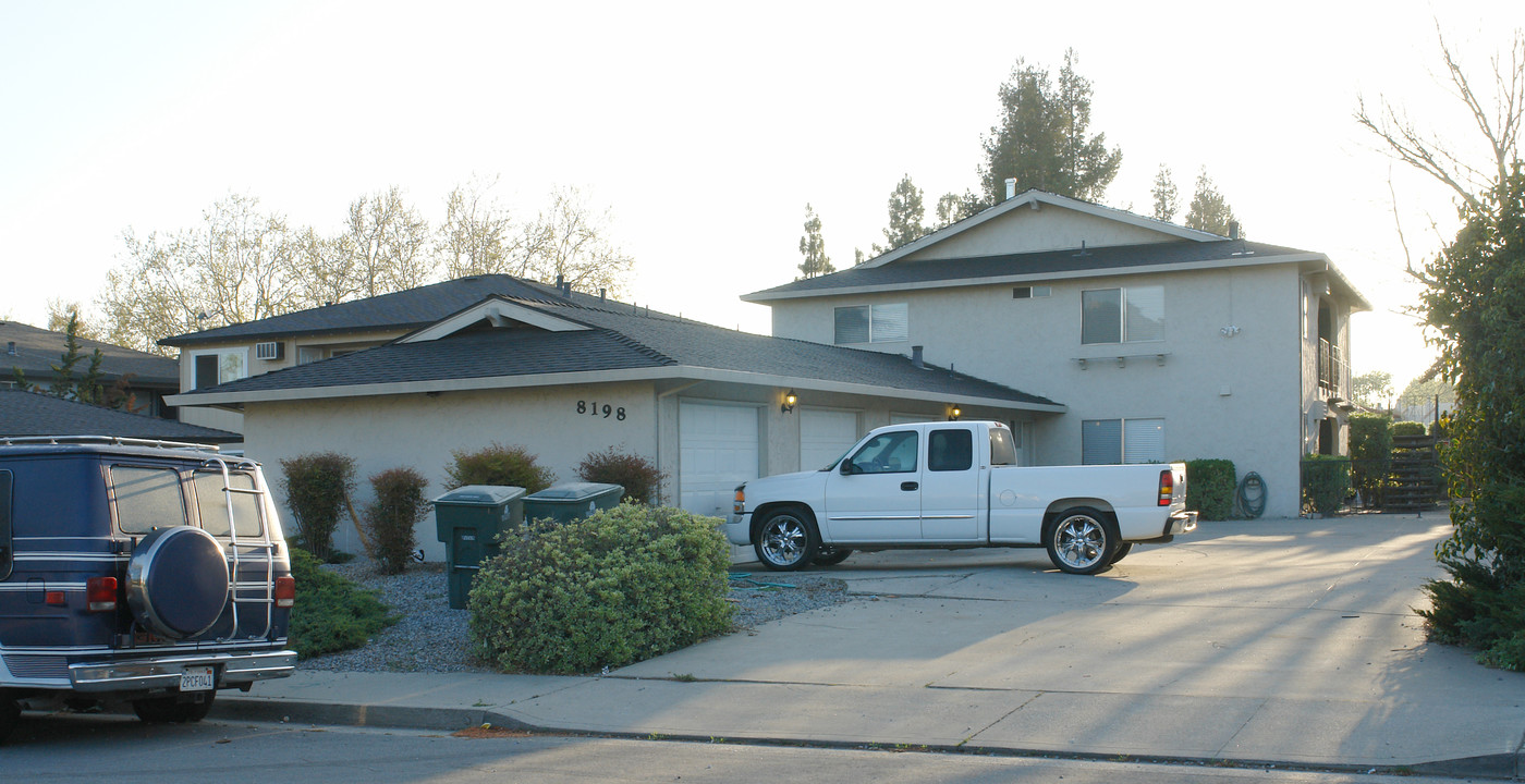 8198 Kelton Dr in Gilroy, CA - Building Photo