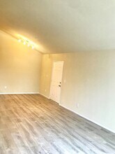 Sylvan in Van Nuys, CA - Building Photo - Building Photo