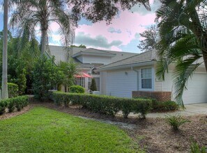 7911 Whitebridge Glen in University Park, FL - Building Photo - Building Photo