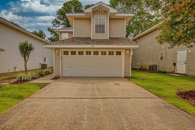 property at 224 Twin Lakes Ln