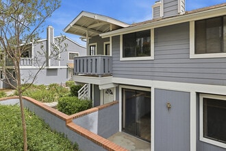 29105 Thousand Oaks Blvd in Agoura Hills, CA - Foto de edificio - Building Photo