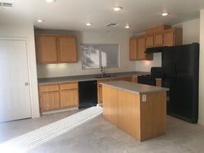 5109 Fireside Ranch Ave in Las Vegas, NV - Building Photo - Building Photo