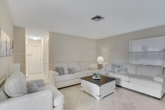 222 SW 1st St in Pompano Beach, FL - Building Photo - Building Photo