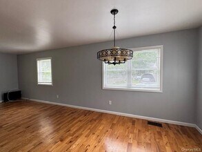 21 Sackett Square in Chester, NY - Building Photo - Building Photo