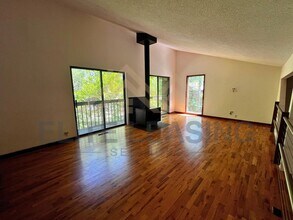 4870 SW Skyline Pkwy in Topeka, KS - Building Photo - Building Photo