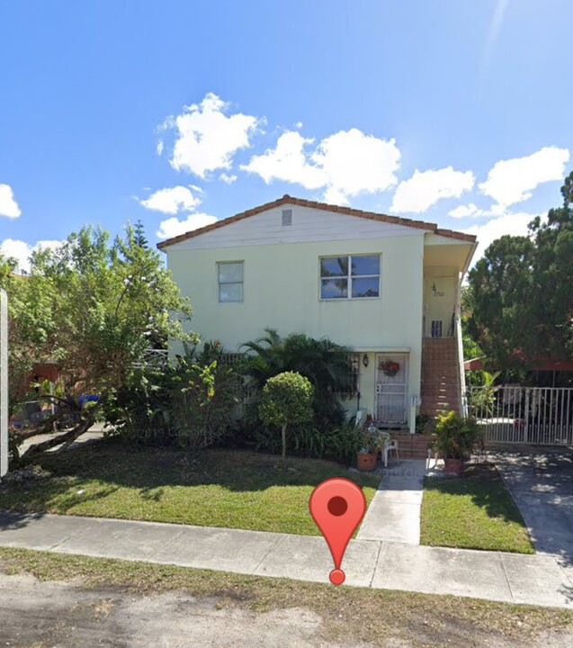 3762 SW 27th St, Unit 2 in Miami, FL - Foto de edificio