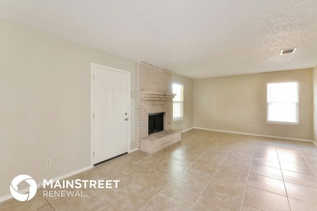 5635 Sunup Dr in San Antonio, TX - Building Photo - Building Photo