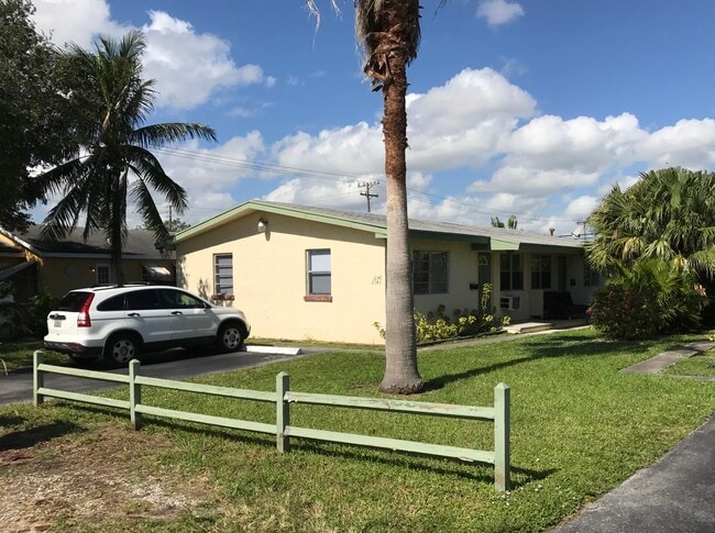 2341 Roosevelt St, Unit 2341 Roosevelt St