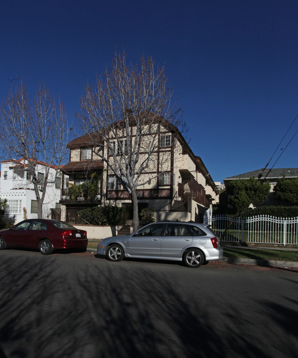 4407 Ambrose Ave in Los Angeles, CA - Building Photo