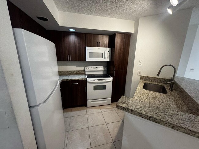 property at 3370 Pinewalk Dr N