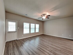 18468 Sunrise Maple Dr in Montgomery, TX - Building Photo - Building Photo