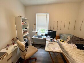 112 Berkshire St, Unit 3 in Cambridge, MA - Building Photo - Building Photo