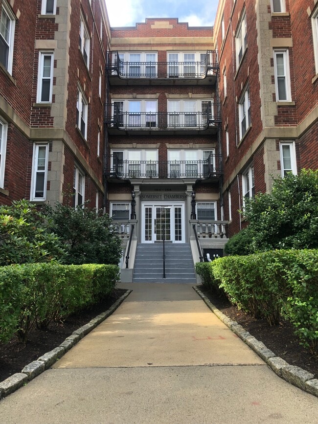158 Summer St, Unit 304