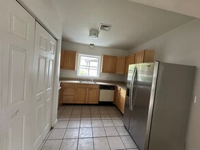 232 Glen St in New Britain, CT - Building Photo - Building Photo