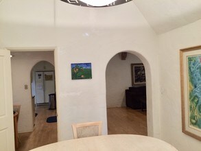 8543 Clifton Way in Beverly Hills, CA - Building Photo - Building Photo