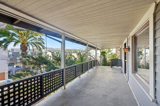 1044 Manzanita St-Unit -1044 in Los Angeles, CA - Building Photo - Building Photo