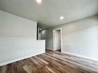 711 SW 5th St photo'