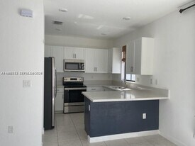 3380 W 108th St in Hialeah, FL - Building Photo