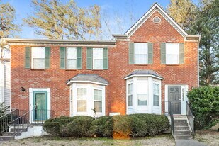 5960 Hampton Ct in College Park, GA - Building Photo