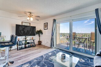 145 N Halifax Ave in Daytona Beach, FL - Building Photo - Building Photo