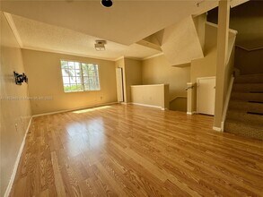 2801 NE 185th St in Miami, FL - Building Photo - Building Photo