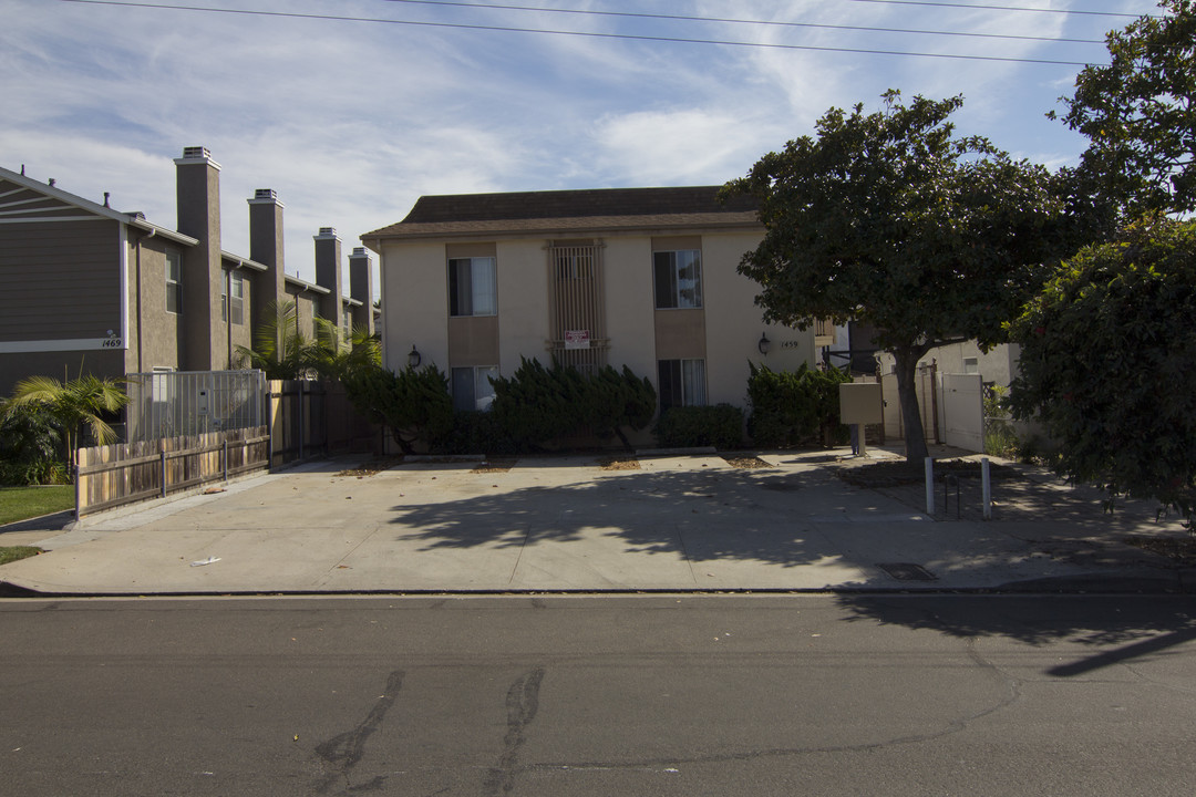 Hornblend Apartments in San Diego, CA - Building Photo