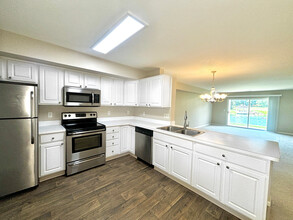 Keystone Lake Apartments in Battle Creek, MI - Foto de edificio - Building Photo