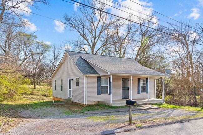 208 Chapel St in Clarksville, TN - Building Photo - Building Photo