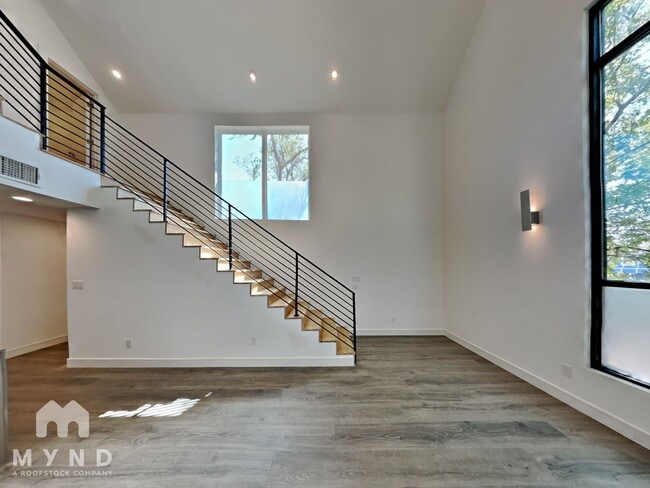 3880 Munger Ave in Dallas, TX - Building Photo - Building Photo