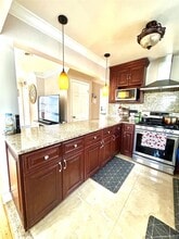 745 S Oyster Bay Rd in Bethpage, NY - Building Photo - Building Photo