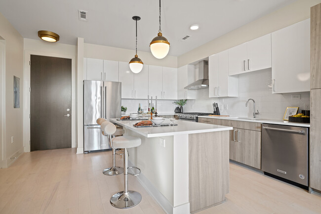 775 Juniper St NE in Atlanta, GA - Building Photo - Building Photo